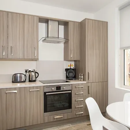 Apartment St George's Three By Serviced