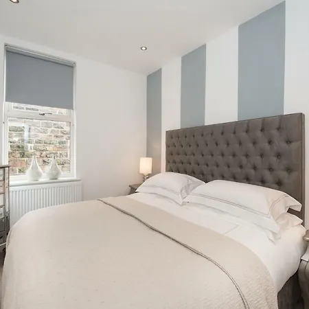 St George's Three By Serviced Apartment *